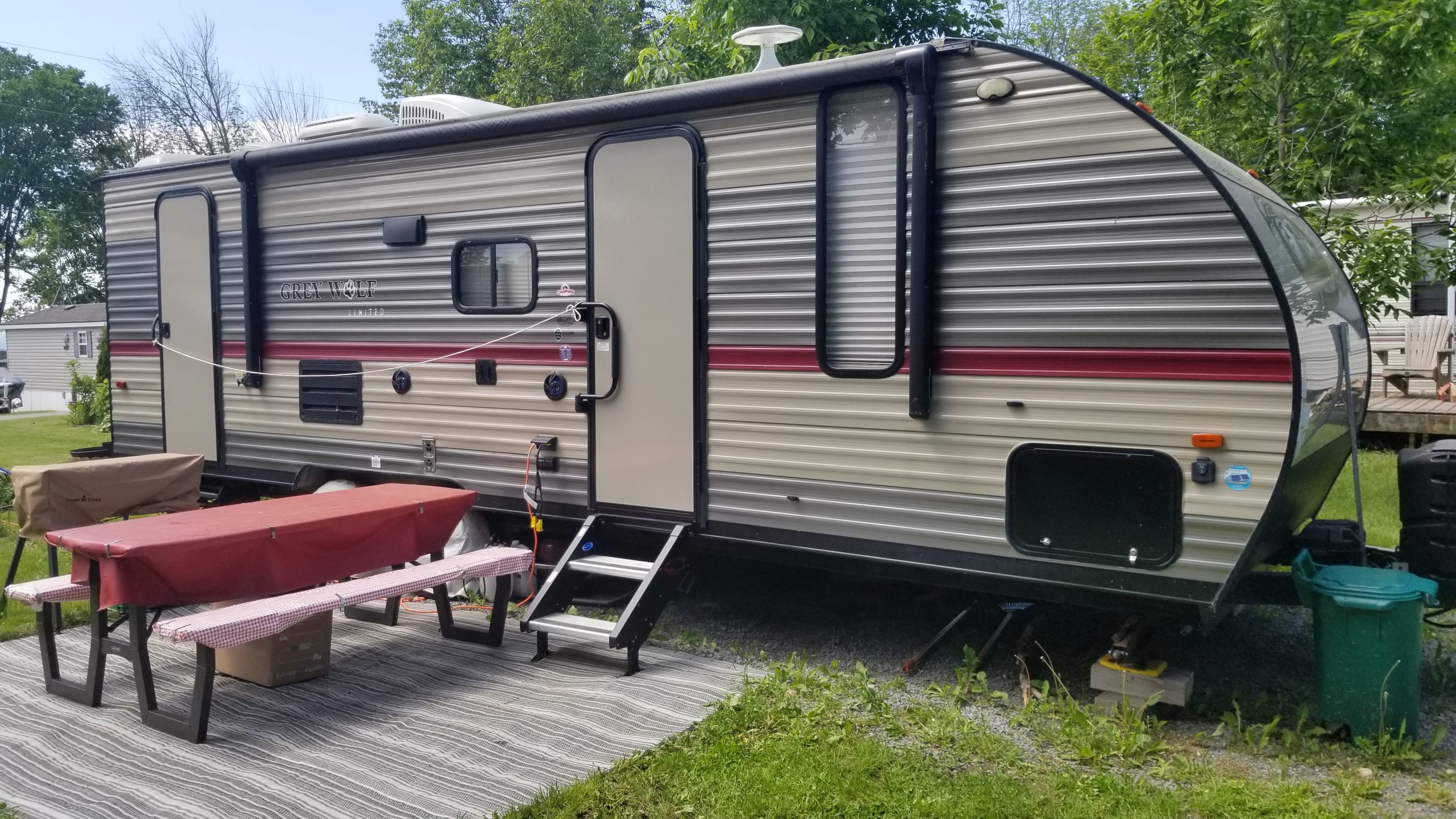 Pre-Owned 2019 Cherokee Grey Wolf 23DBH Travel Trailer - Travel Mor