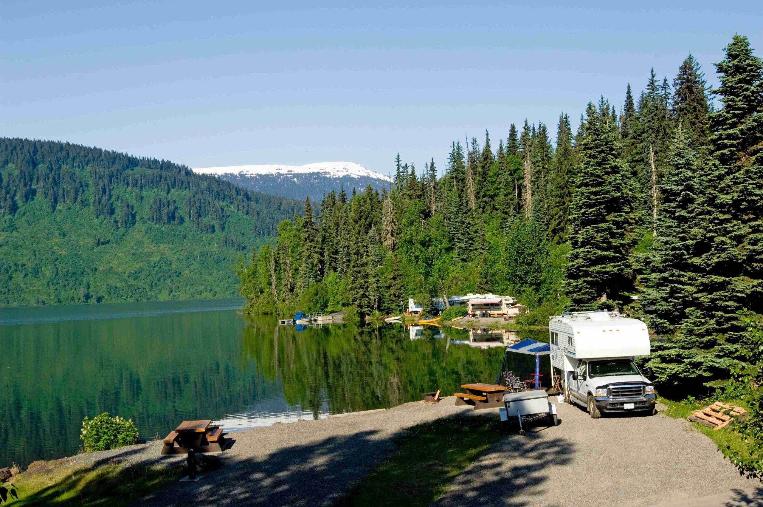 Travel-Mor-Ottawa-RV-on-lake